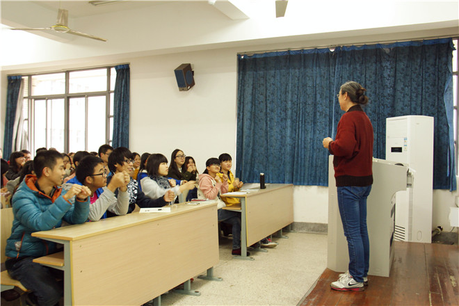 星空官方网页版形势与政策课之大学生反腐倡廉教育